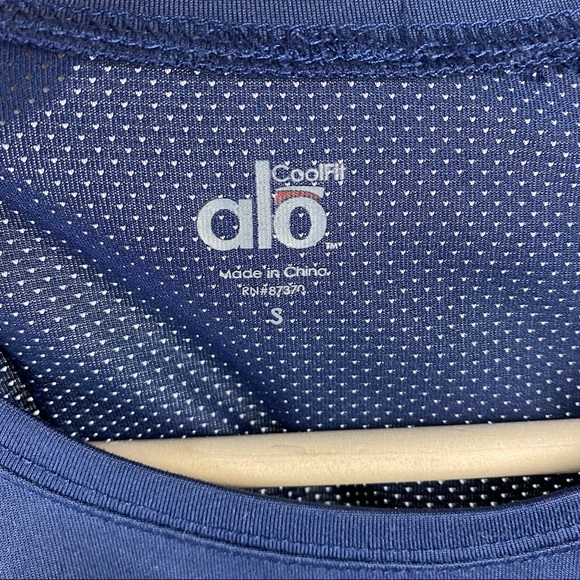 Alo Brand Women’s Cool Fit Active Wear Top Blue Sz S - Picture 3 of 4
